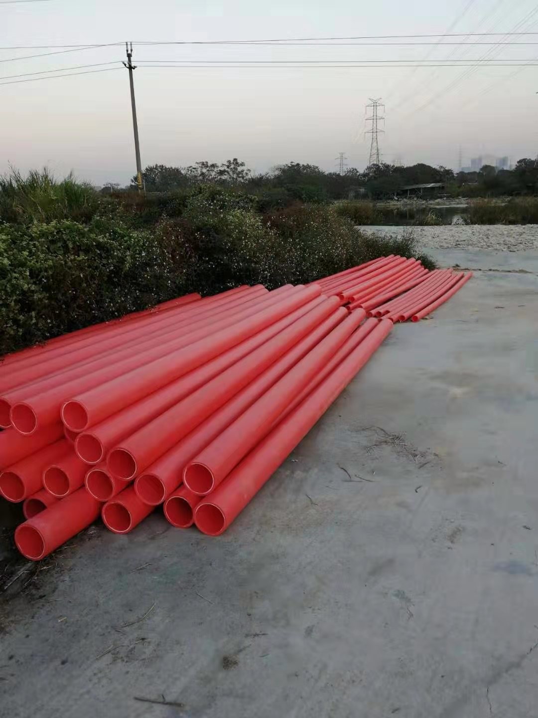 mpp電纜管材卸貨現(xiàn)場， (3)